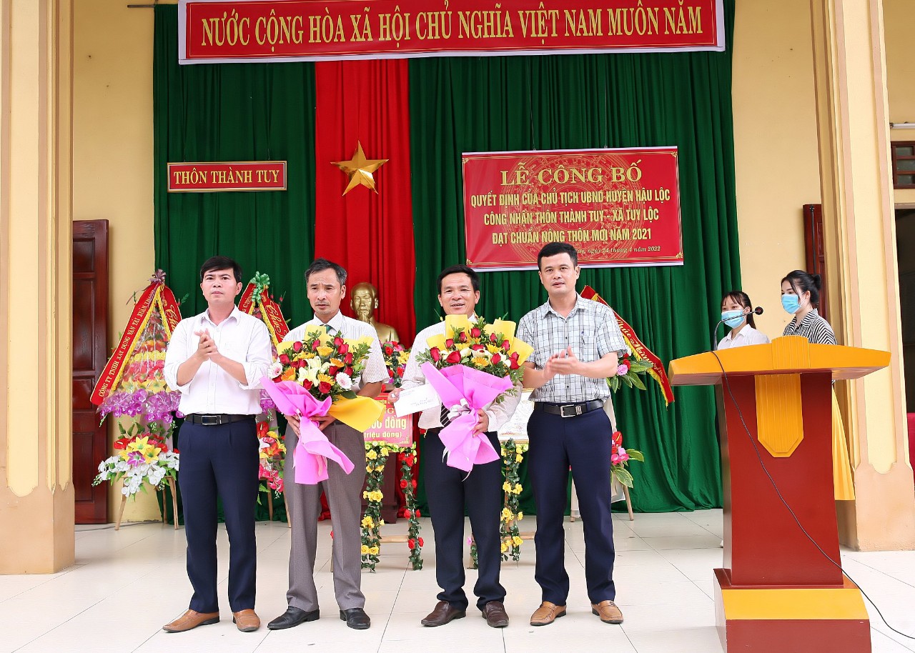 Lễ công bố quyết định của Chủ tịch UBND huyện Hậu Lộc công nhận thôn: Thành Tuy xã Tuy  Lộc đạt chuẩn NTM năm 2021, 