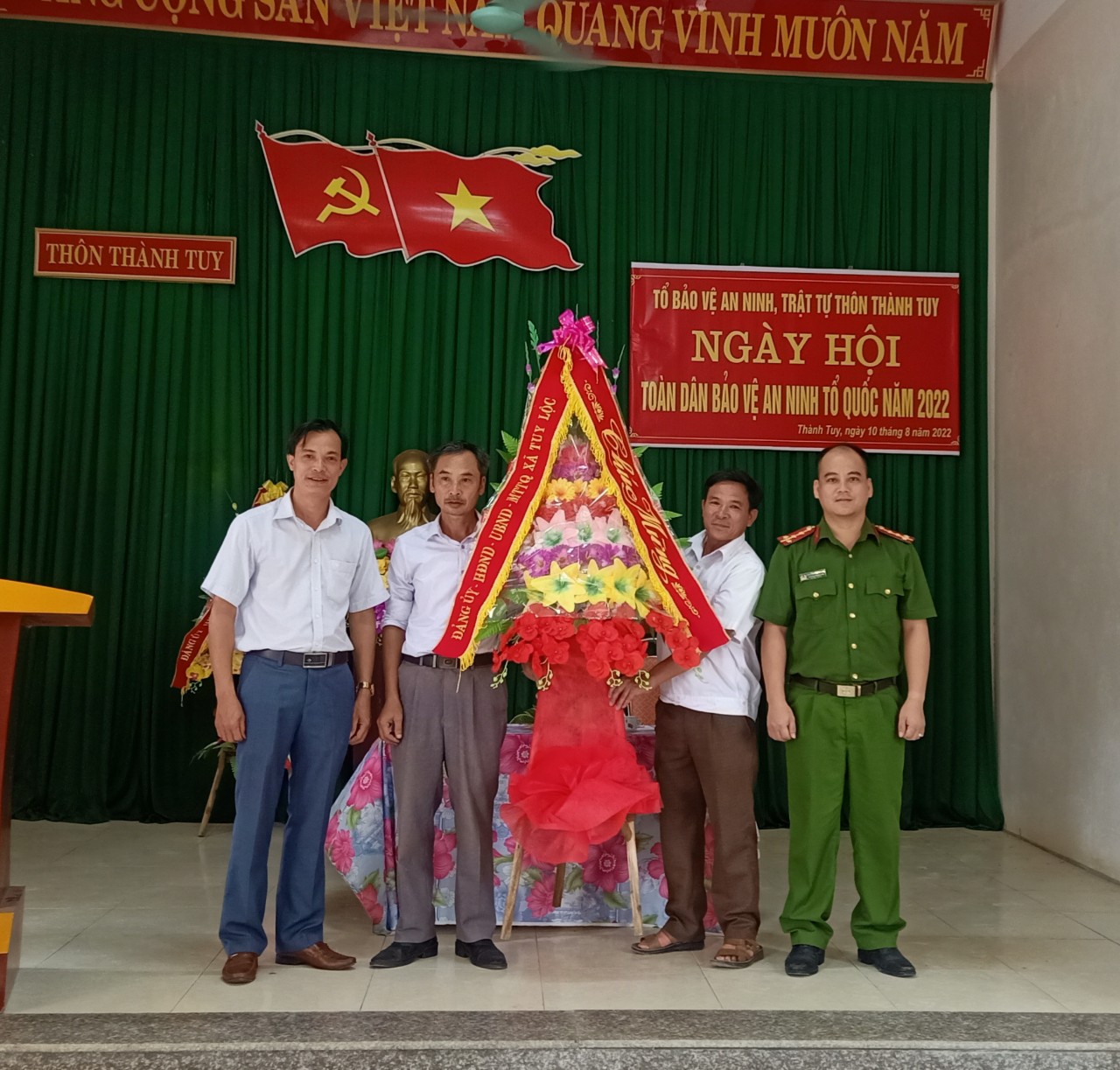 Thôn Thành Tuy xã Tuy Lộc  tổ chức hội nghị "NGÀY HỘI TOÀN DÂN BẢO VỆ AN NINH TỔ QUỐC NĂM 2022"